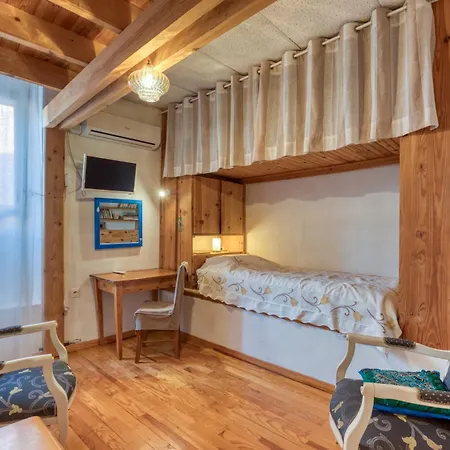 Petite Douillette - Oda ve Kahvaltı 3*